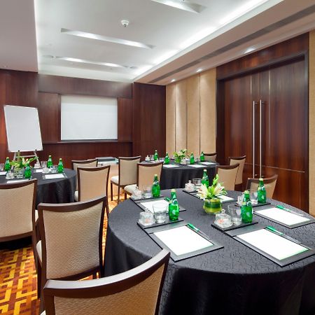 Holiday Inn Mumbai International Airport By Ihg Eksteriør bilde Meeting room