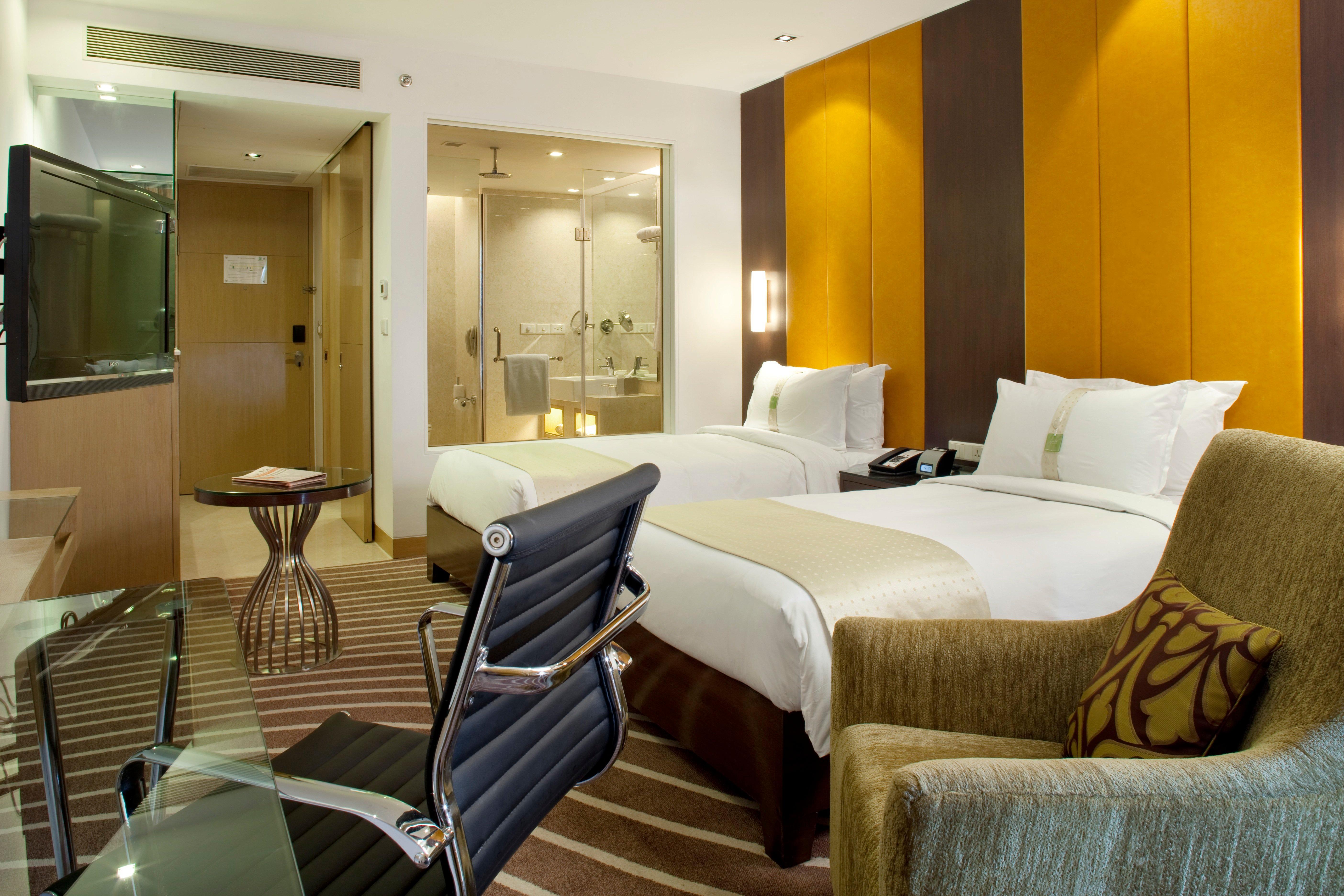 Holiday Inn Mumbai International Airport By Ihg Eksteriør bilde A room at the Holiday Inn