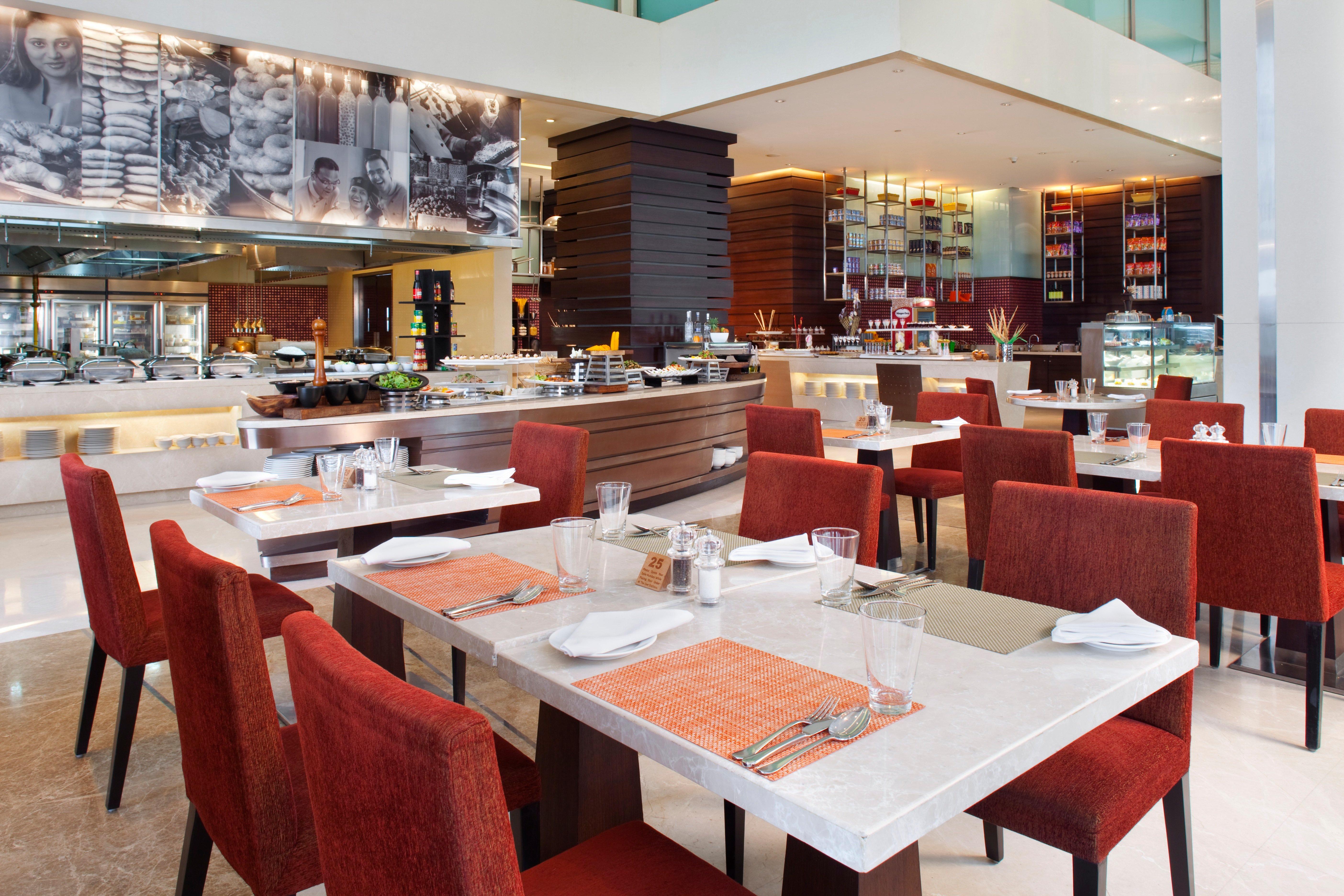 Holiday Inn Mumbai International Airport By Ihg Eksteriør bilde The restaurant
