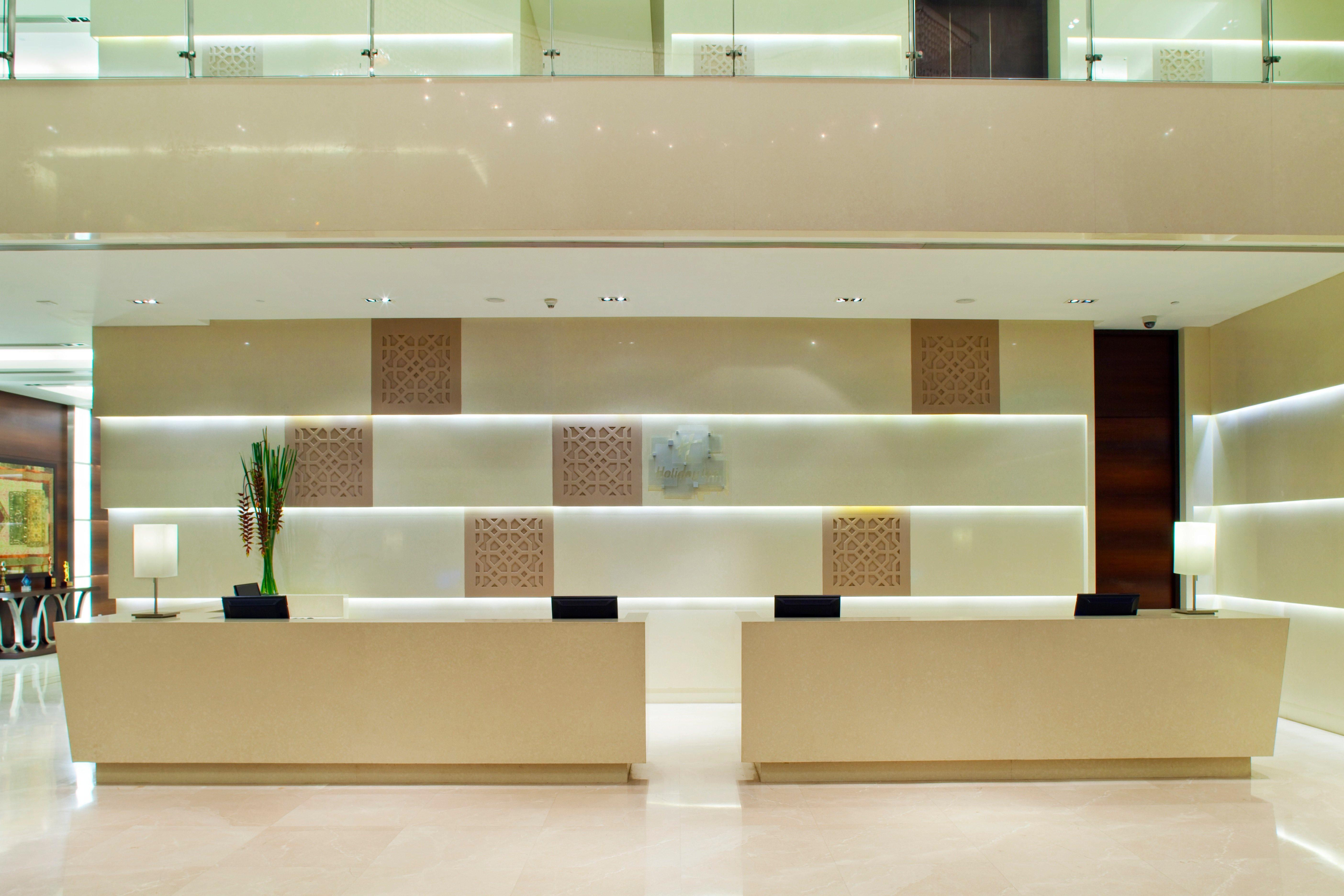 Holiday Inn Mumbai International Airport By Ihg Eksteriør bilde The lobby of the hotel