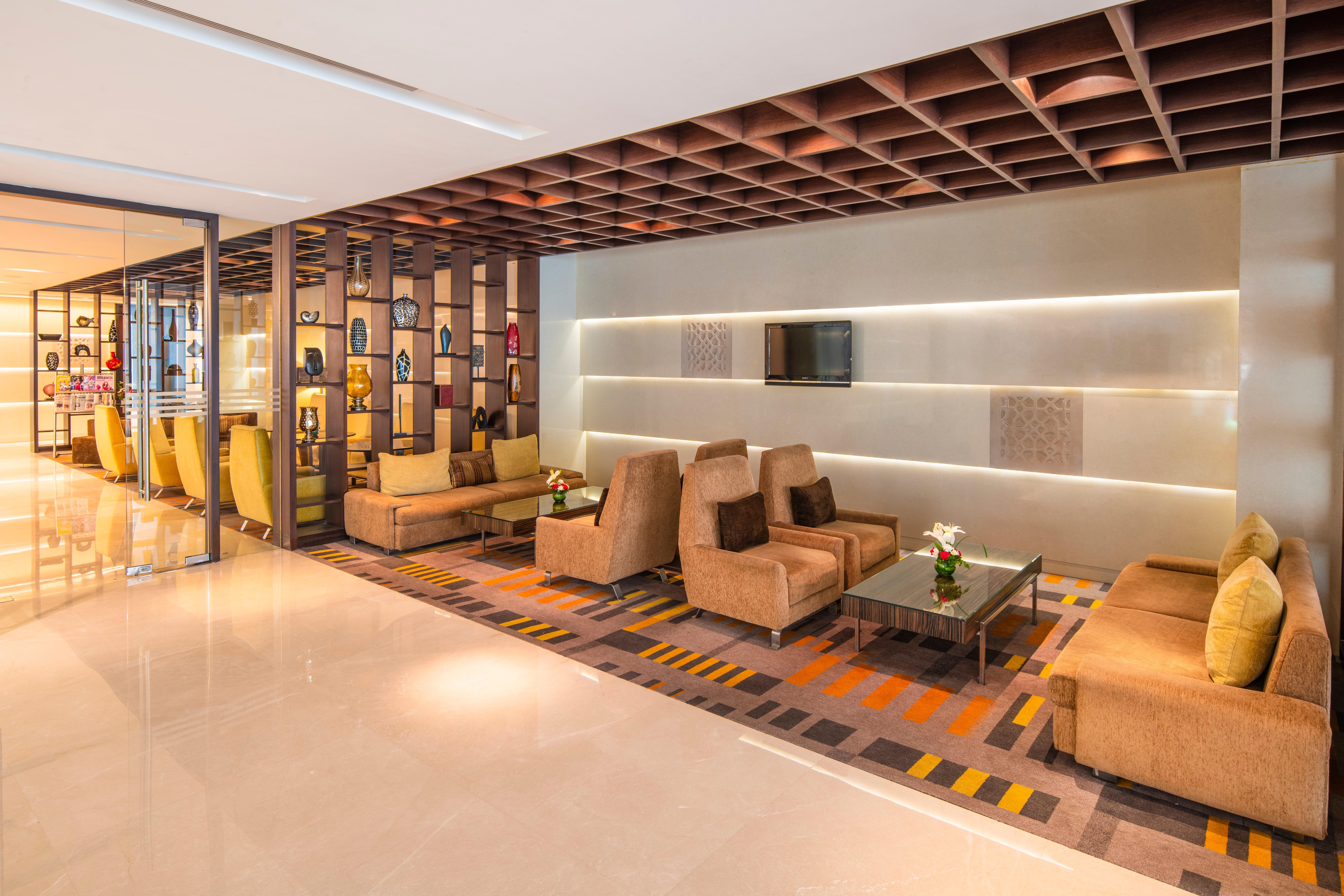Holiday Inn Mumbai International Airport By Ihg Eksteriør bilde The lounge at the airport